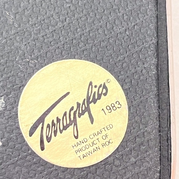 Vintage ceramic pictures frame with floral accent - Picture 9 of 12